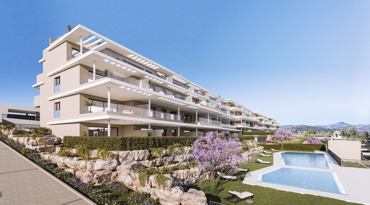 2 Bedroom Apartment in Estepona - Photo 9