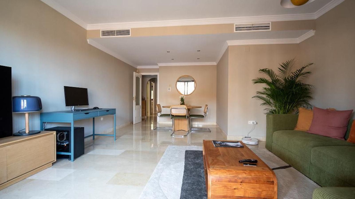 2 Bedroom Apartment in Marbella - Photo 7