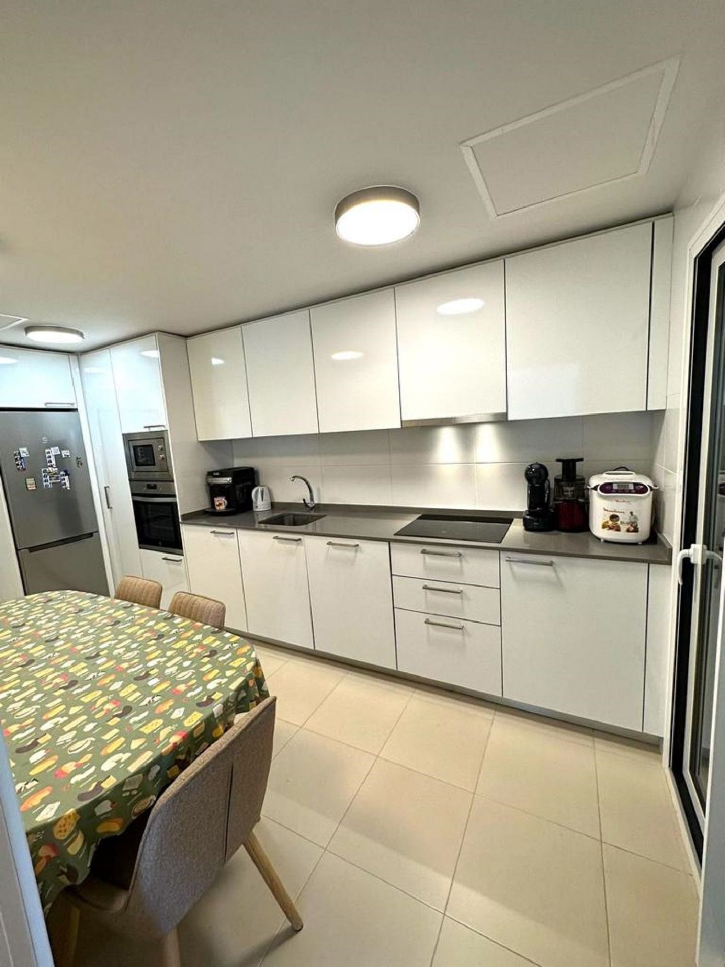 3 Bedroom Apartment in Marbella - Photo 4