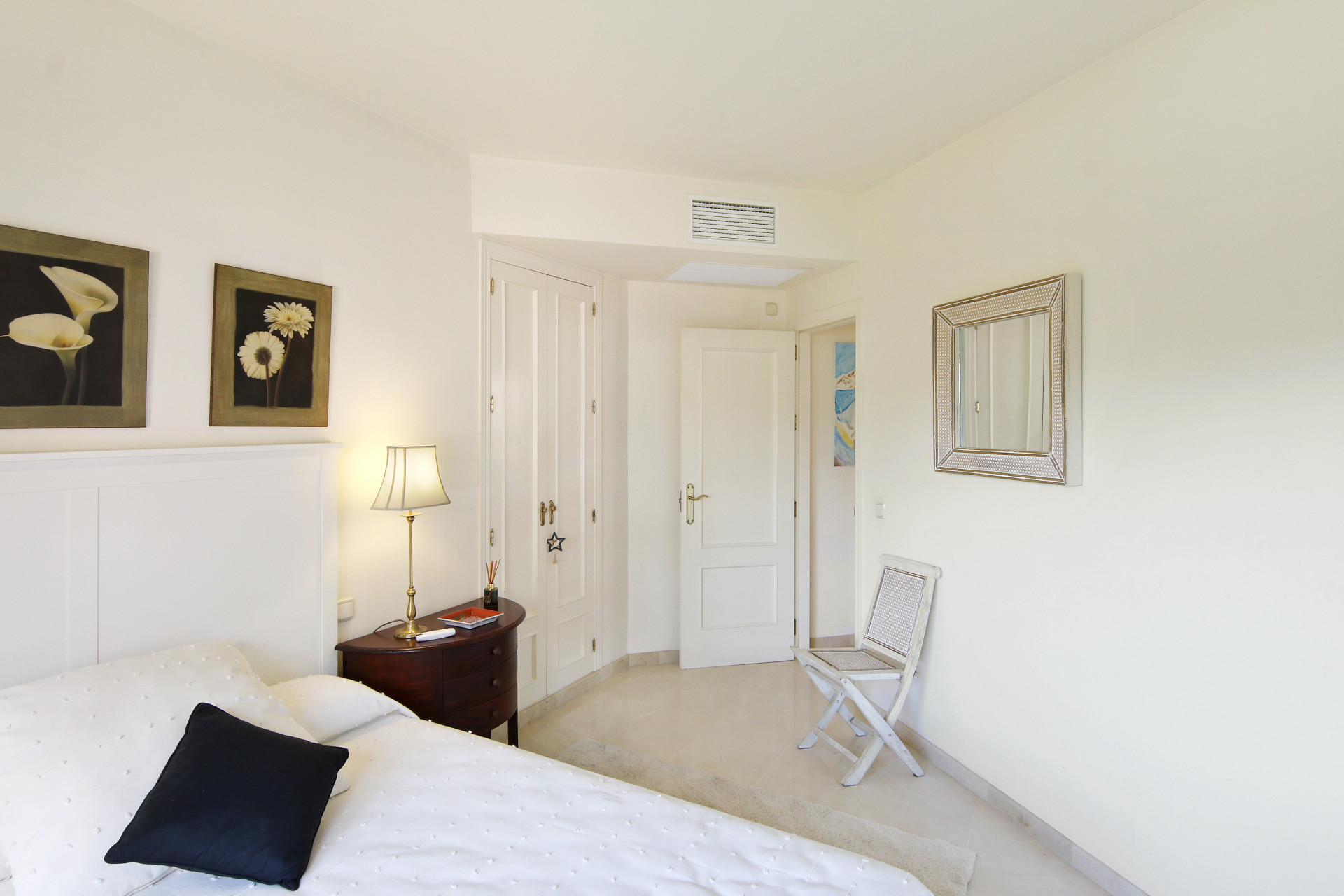 3 Bedroom Penthouse in Estepona - Photo 12