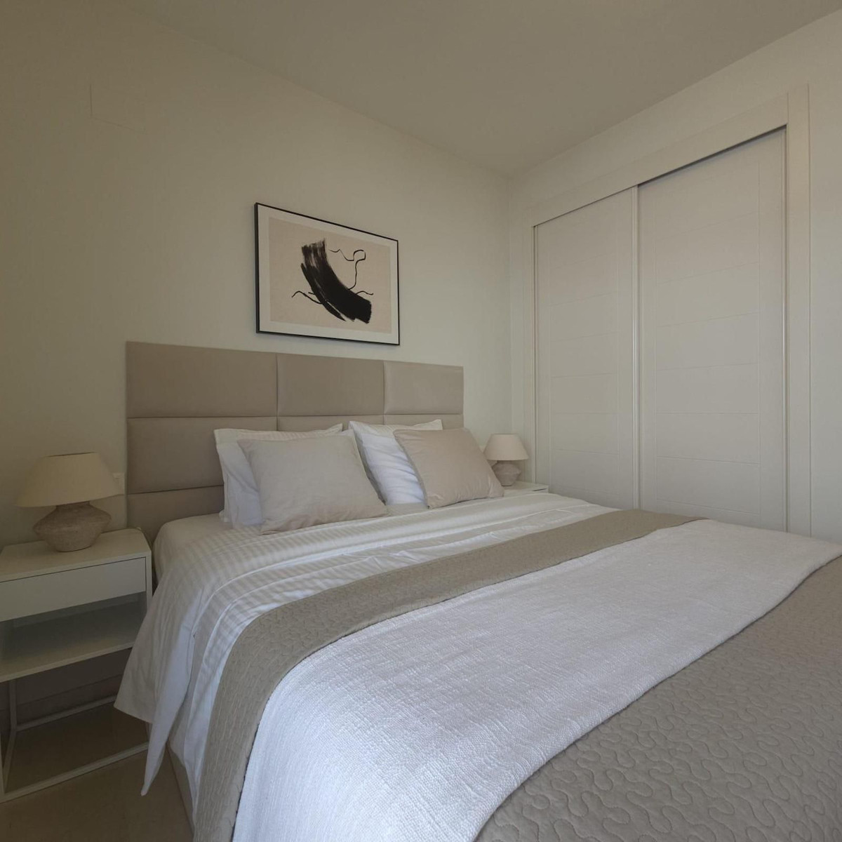 2 Bedroom Apartment in Estepona - Foto 8