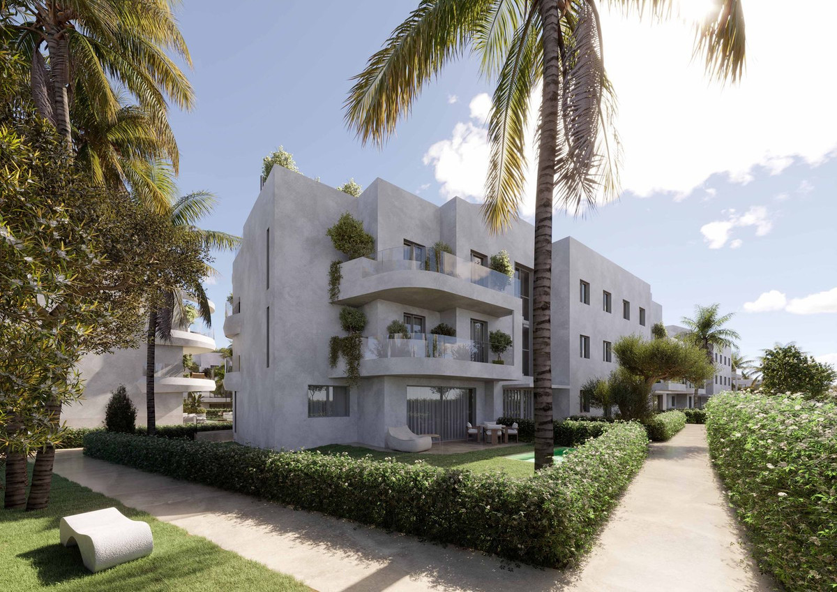 1 Bedroom Apartment in Estepona - Photo 33