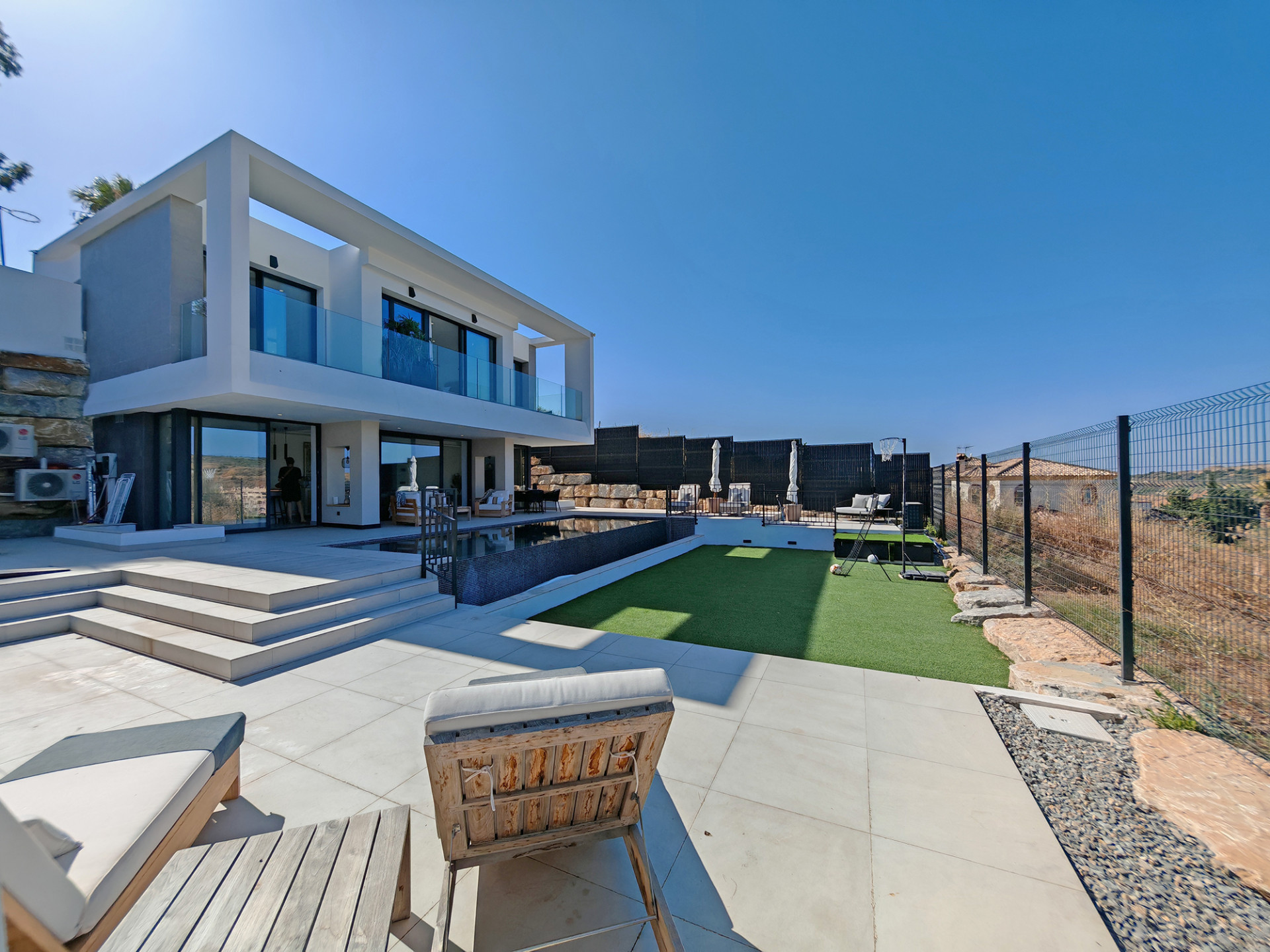 4 Bedroom Villa in Estepona - Photo 28