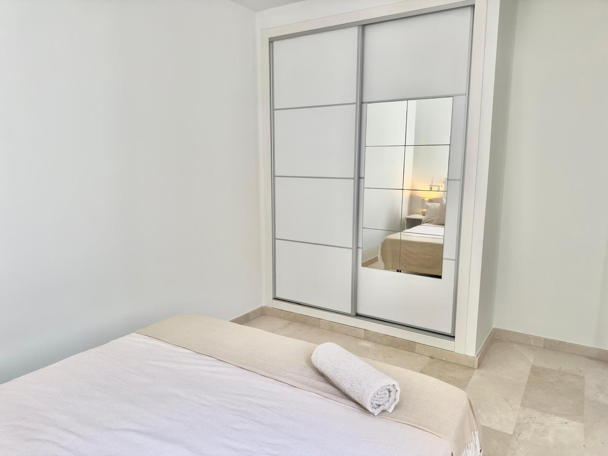 3 Bedroom Apartment in Fuengirola - Photo 16