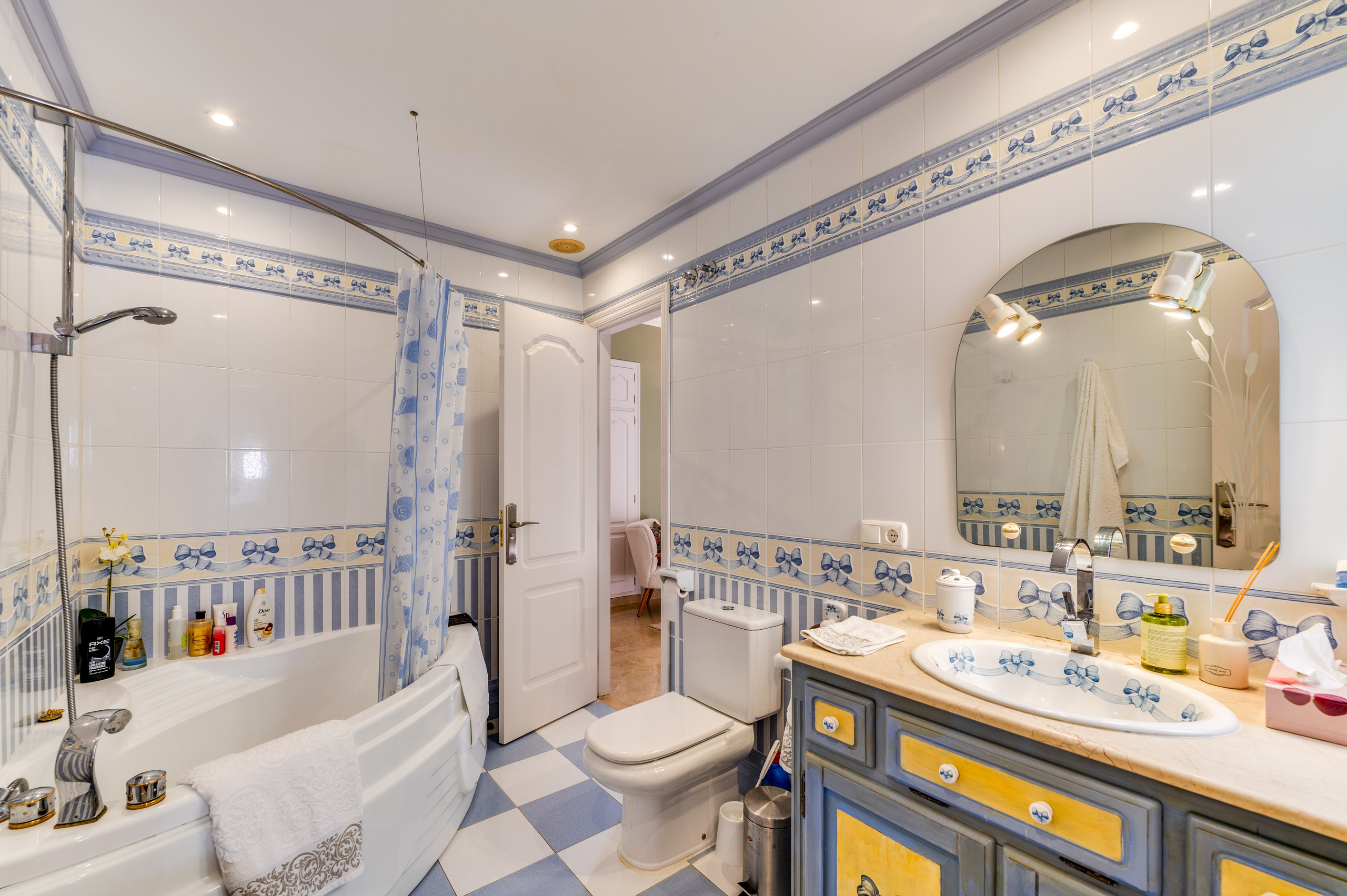 5 Bedroom Villa in Marbella - Photo 27