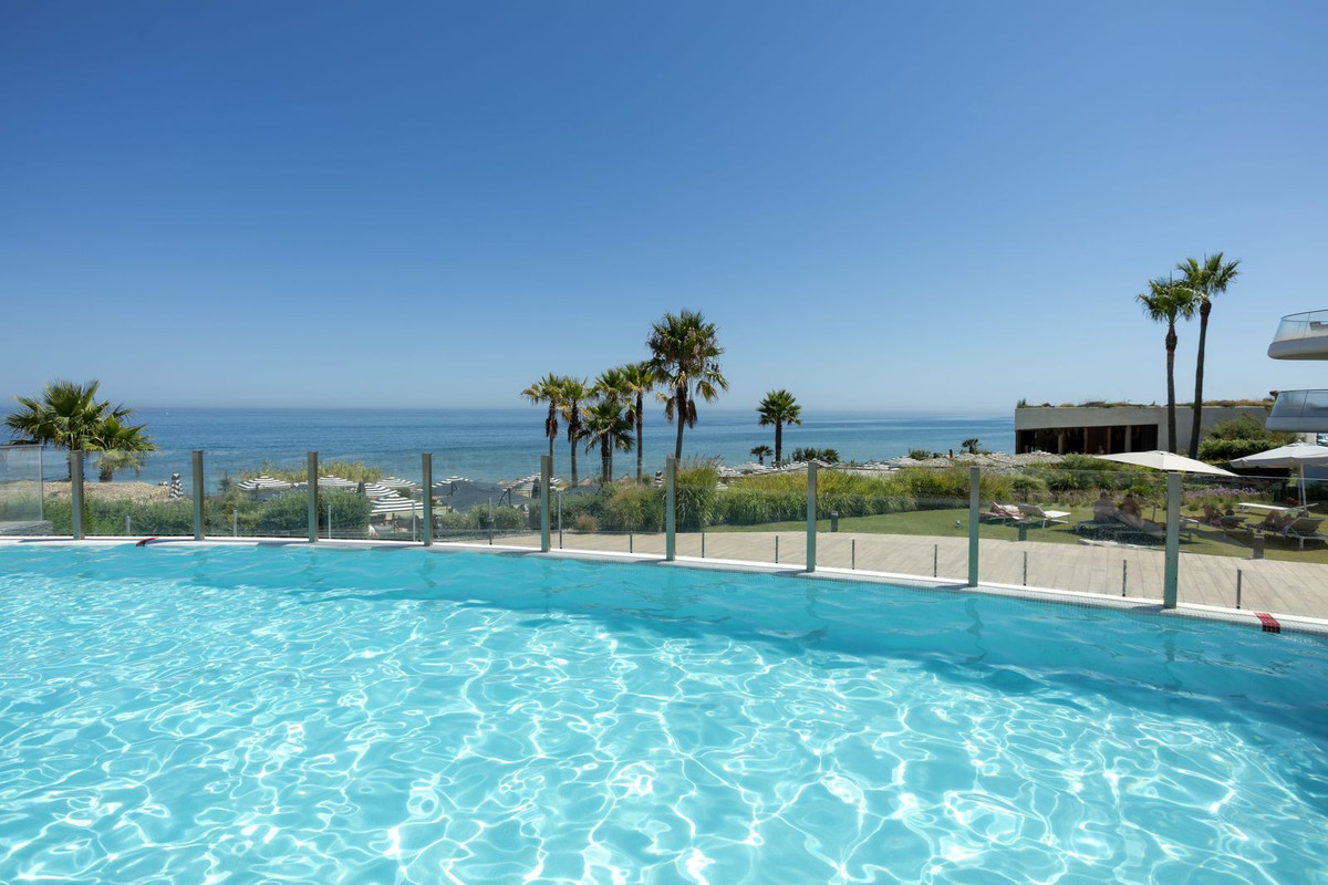 4 Bedroom Apartment in Estepona - Photo 36