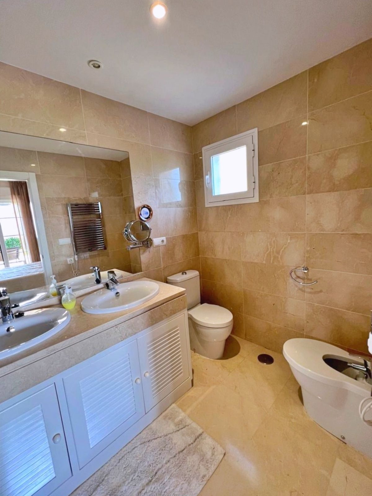 3 Bedroom Apartment in Benahavís - Photo 27