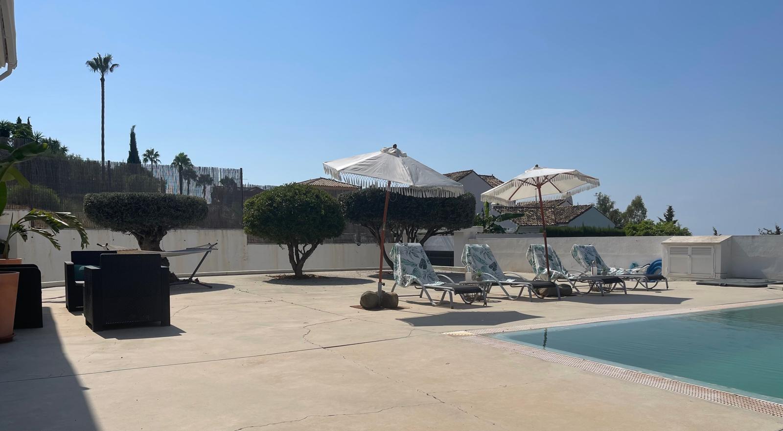 4 Bedroom Villa in Estepona - Photo 2
