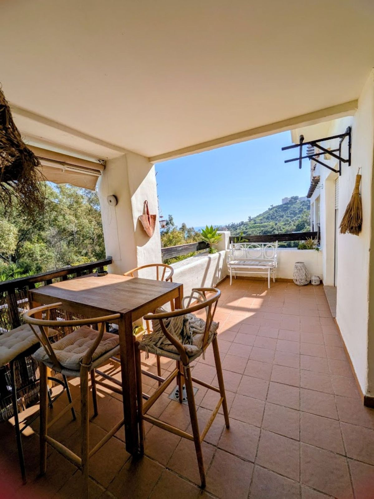 2 Bedroom Apartment in Benalmádena - Photo 2