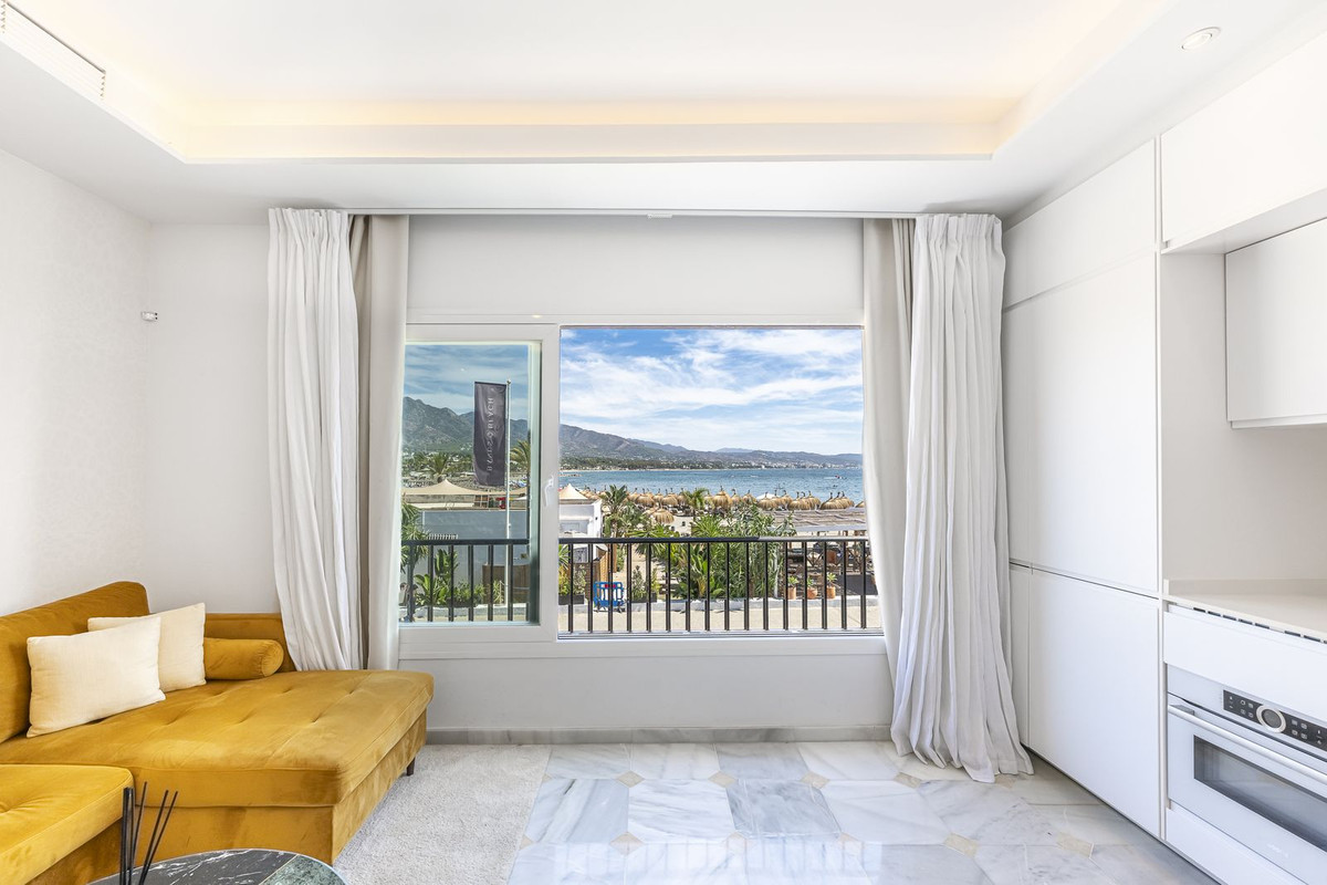 2 Bedroom Apartment in Marbella - Photo 8