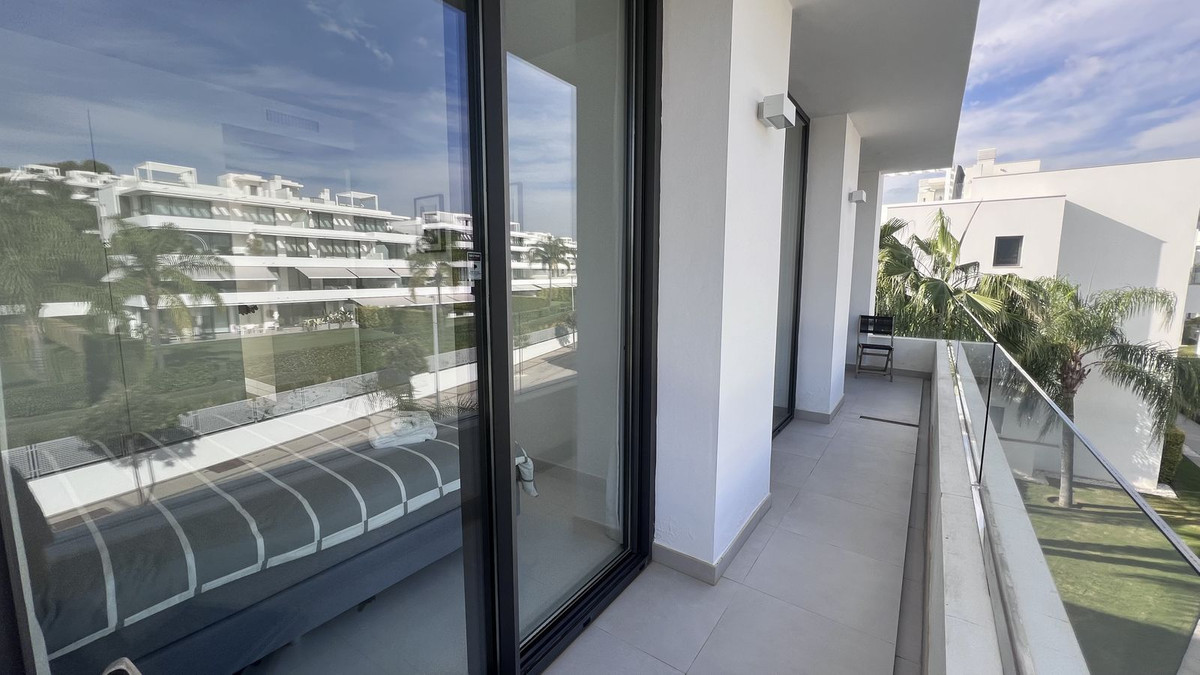 3 Bedroom Penthouse in Estepona - Photo 24
