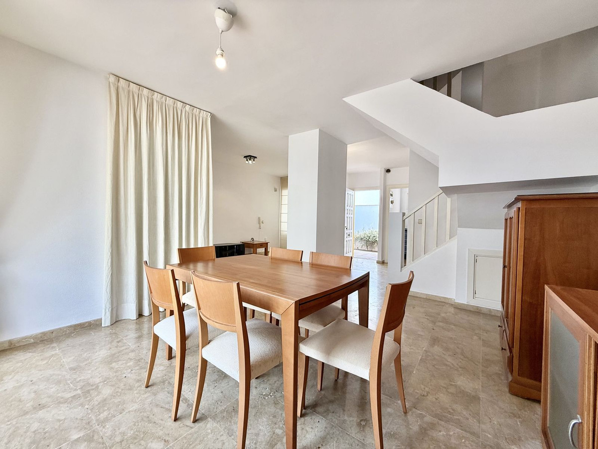 3 Bedroom Townhouse in Marbella - Photo 9