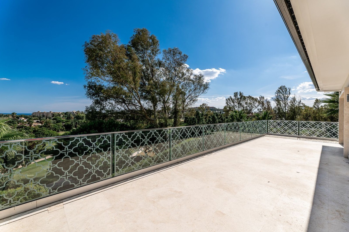 5 Bedroom Villa in Marbella - Photo 14
