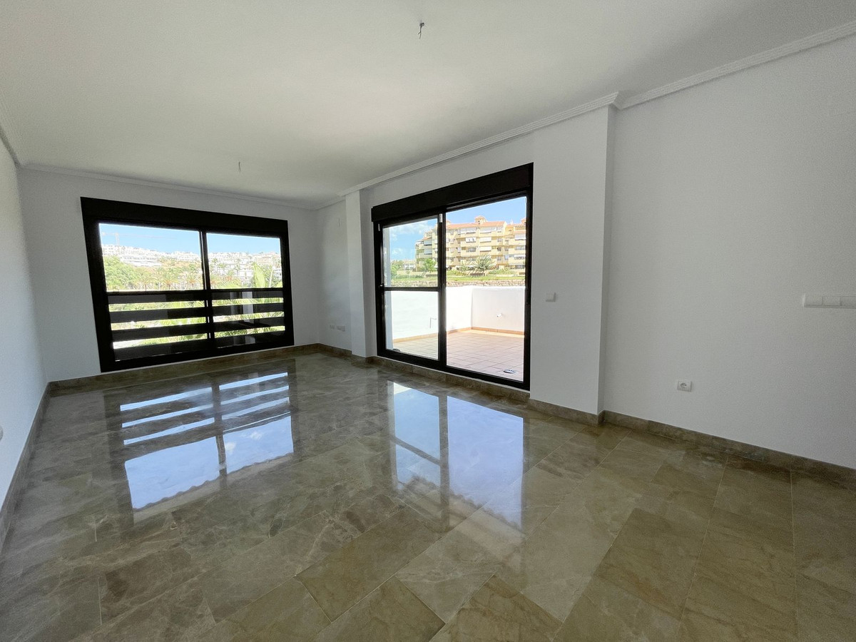 3 Bedroom Apartment in Estepona - Foto 7