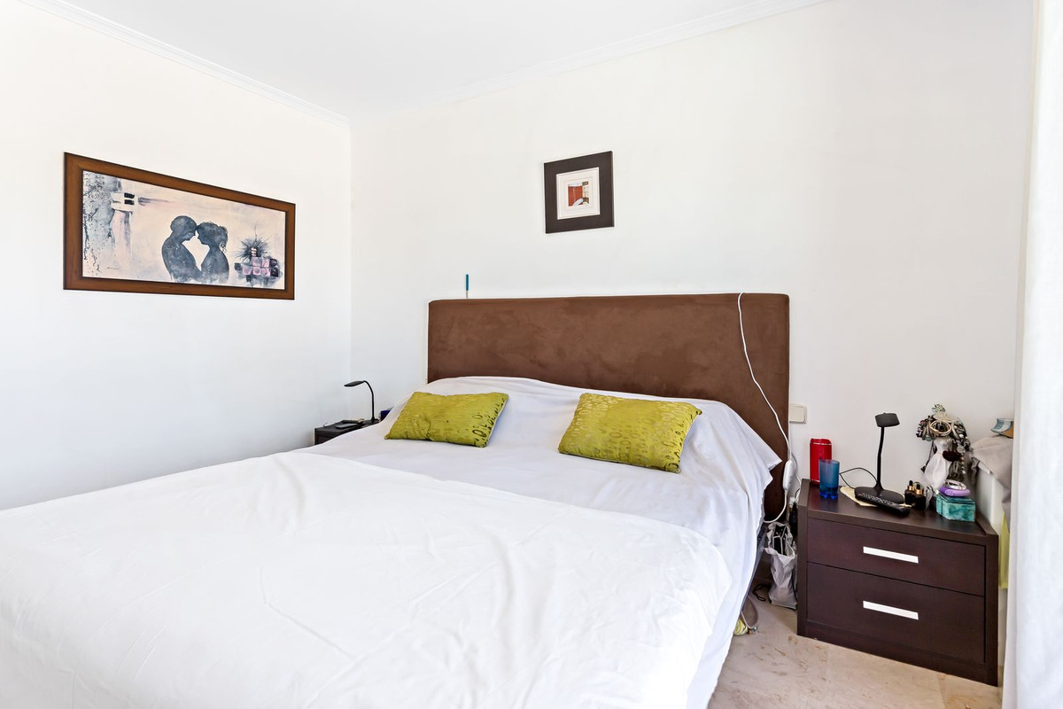 3 Bedroom Penthouse in Casares - Photo 19