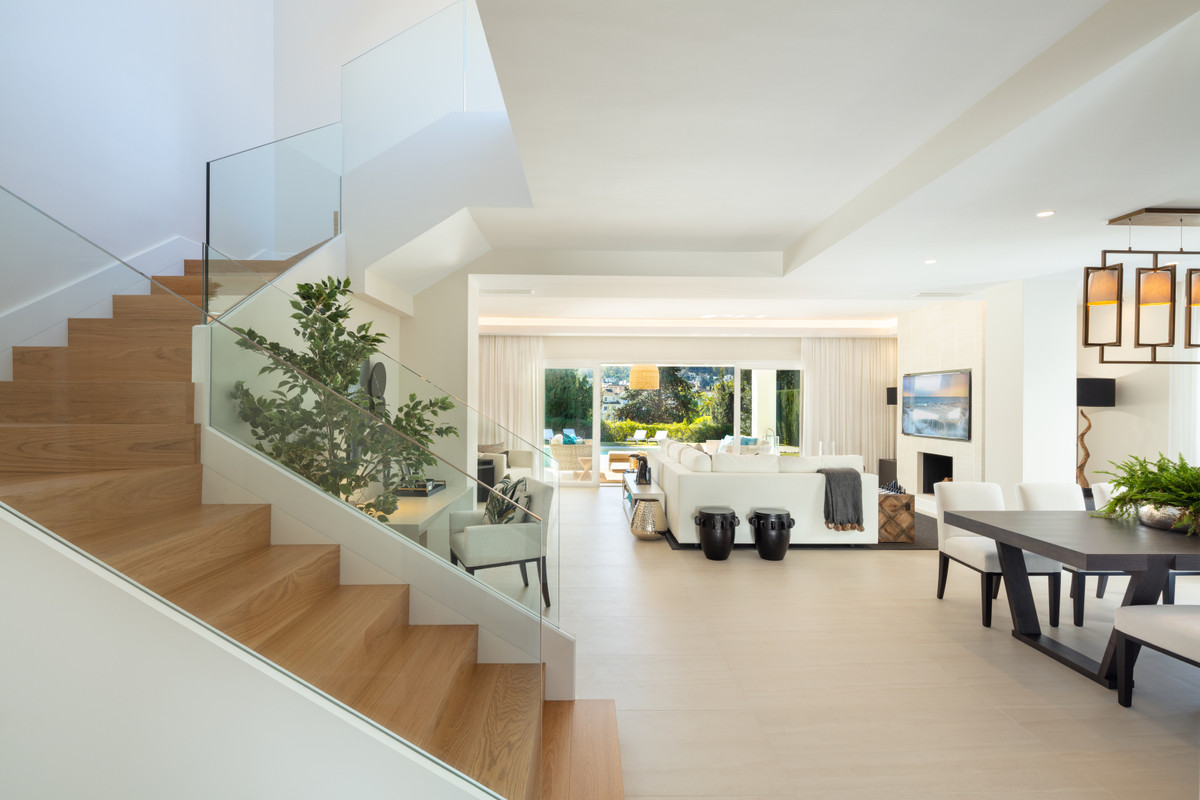4 Bedroom Villa in Marbella - Photo 18