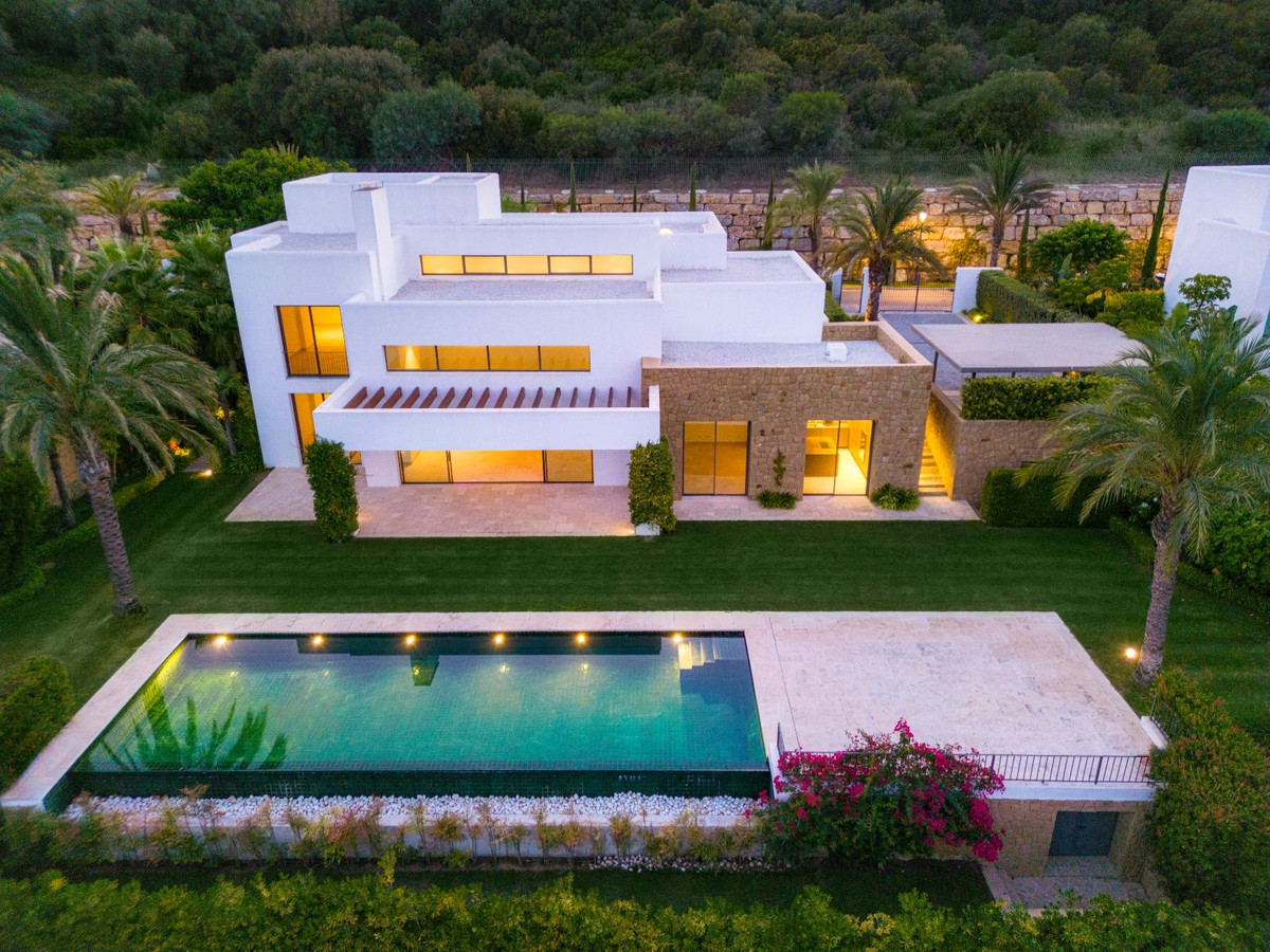 5 Bedroom Villa in Casares - Photo 4