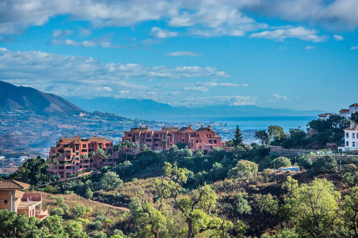 2,266 m² Plot in Marbella - Photo 5
