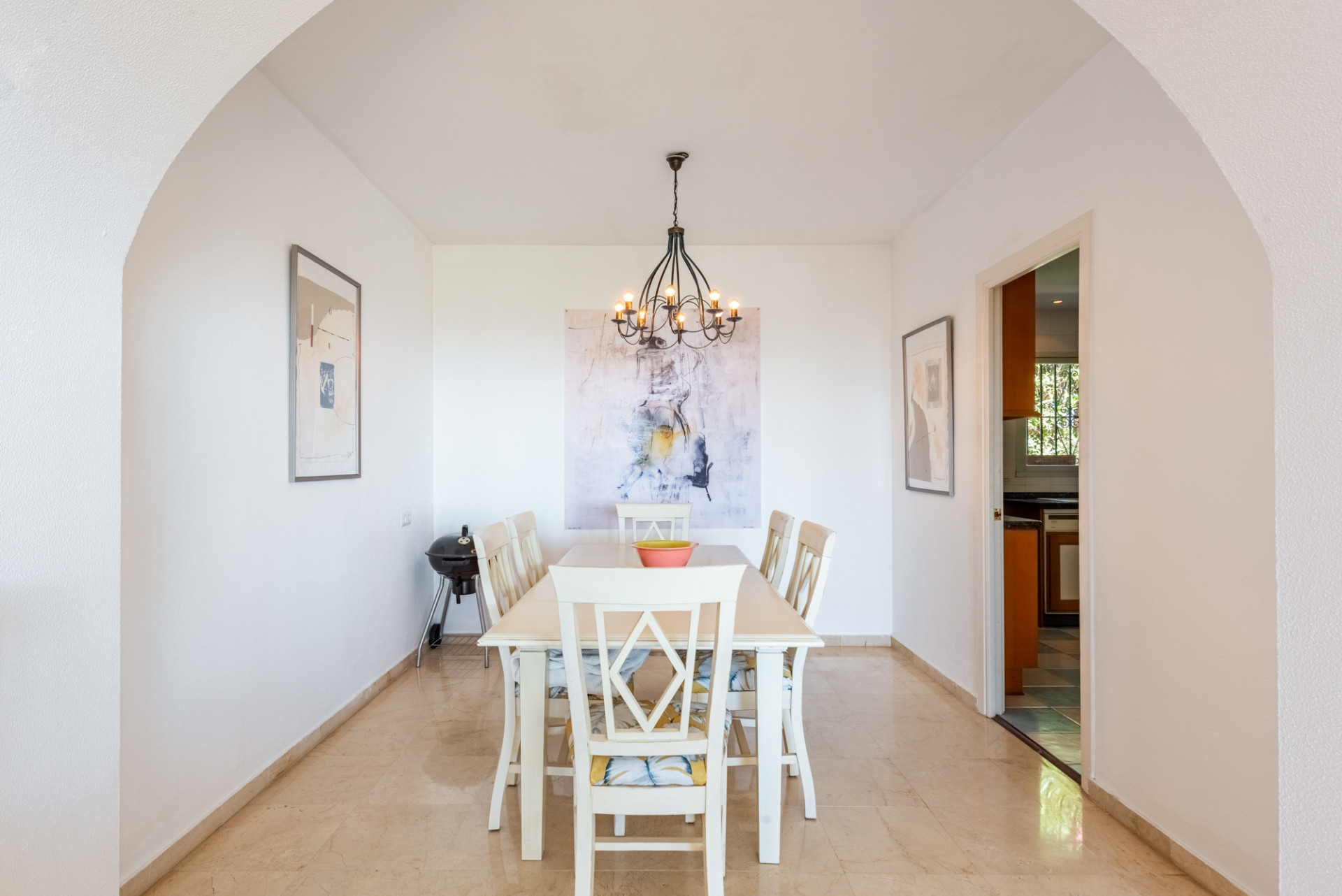 2 Bedroom Townhouse in Benahavís - Photo 8