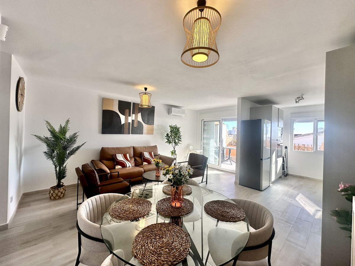 2 Bedroom Apartment in Mijas - Photo 8