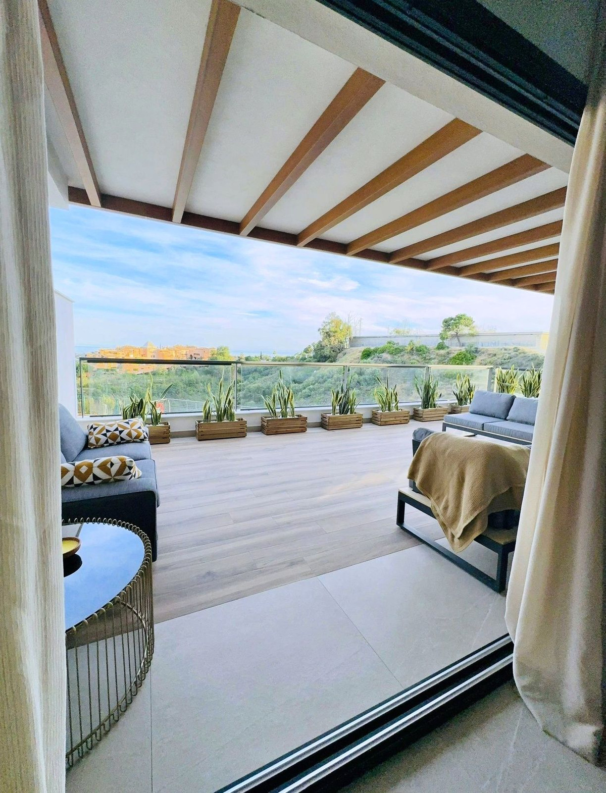 2 Bedroom Apartment in Marbella - Photo 7