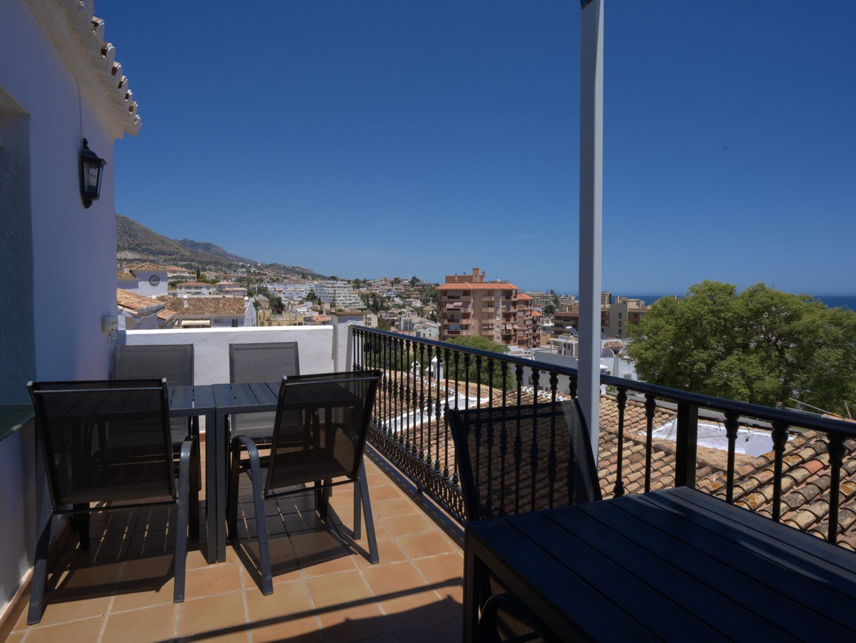 5 Bedroom Villa in Fuengirola - Photo 5