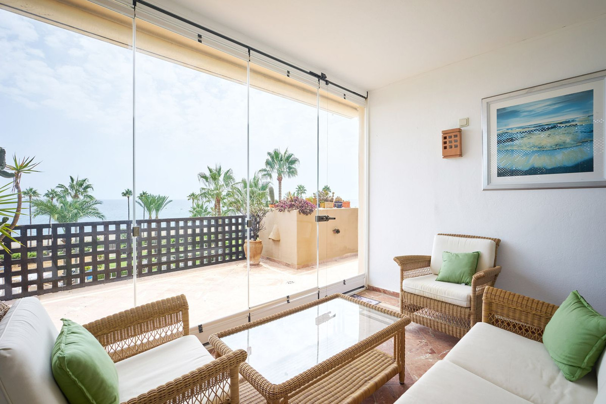 3 Bedroom Penthouse in Estepona - Photo 35