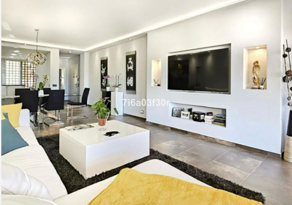 2 Bedroom Apartment in Estepona - Foto 3