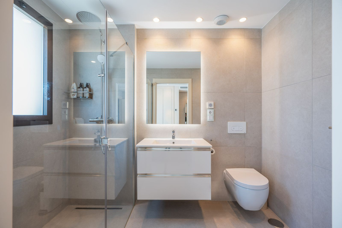 3 Bedroom Apartment in Estepona - Photo 33