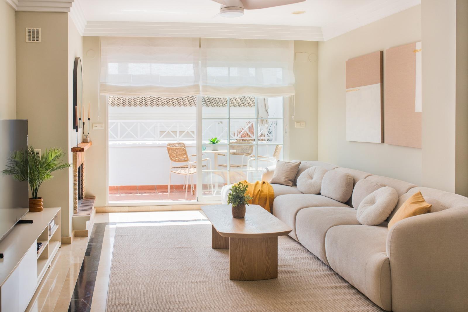 2 Bedroom Apartment in Marbella - Photo 4