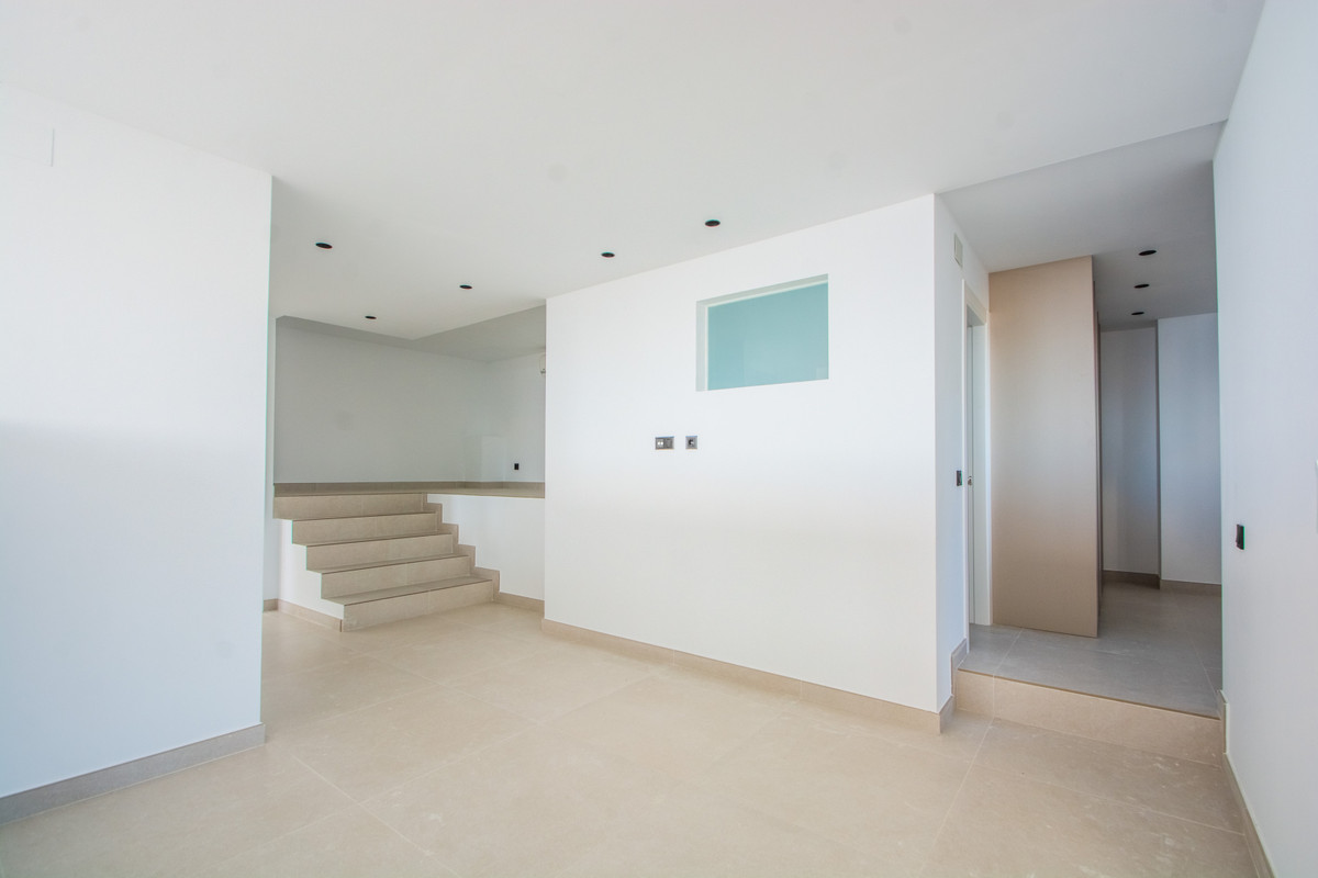 3 Bedroom Apartment in Marbella - Photo 28