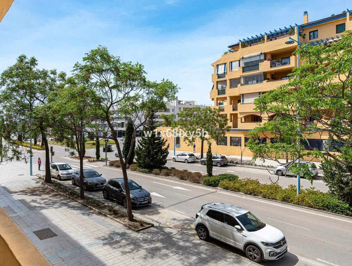 2 Bedroom Apartment in San Pedro de Alcántara - Photo 27
