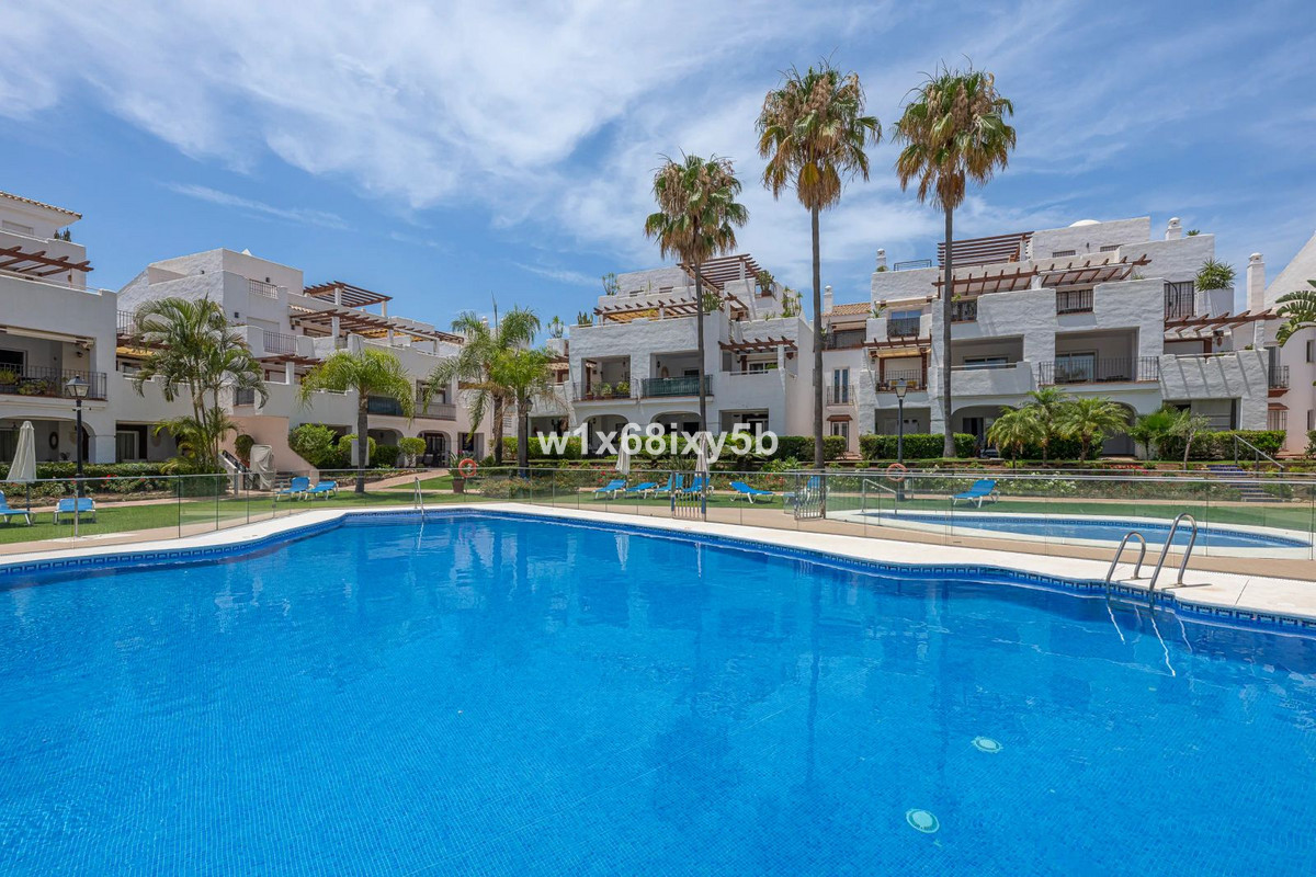 3 Bedroom Apartment in San Pedro de Alcántara - Photo 6