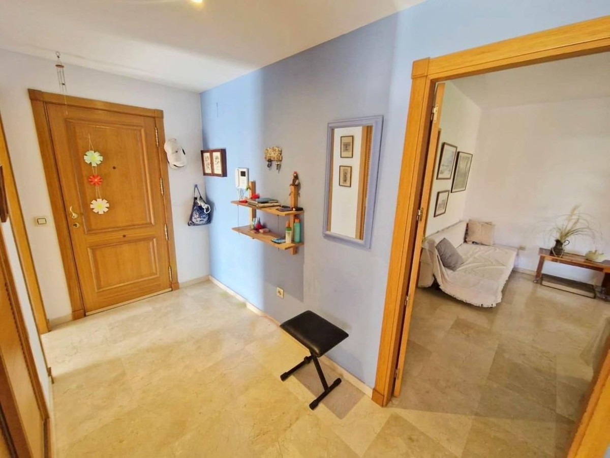 4 Bedroom Apartment in Málaga - Photo 8