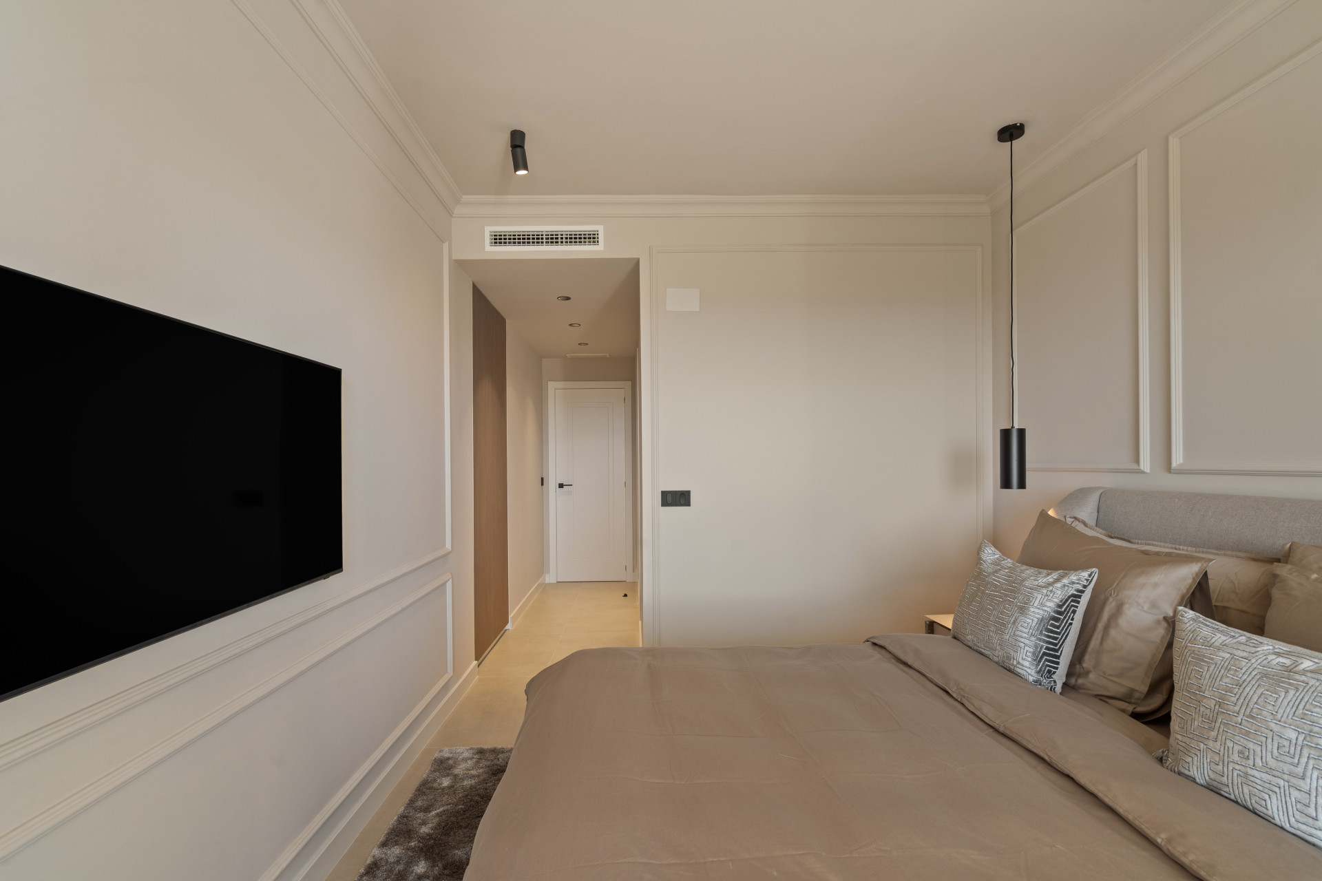 3 Bedroom Apartment in Benahavís - Photo 13