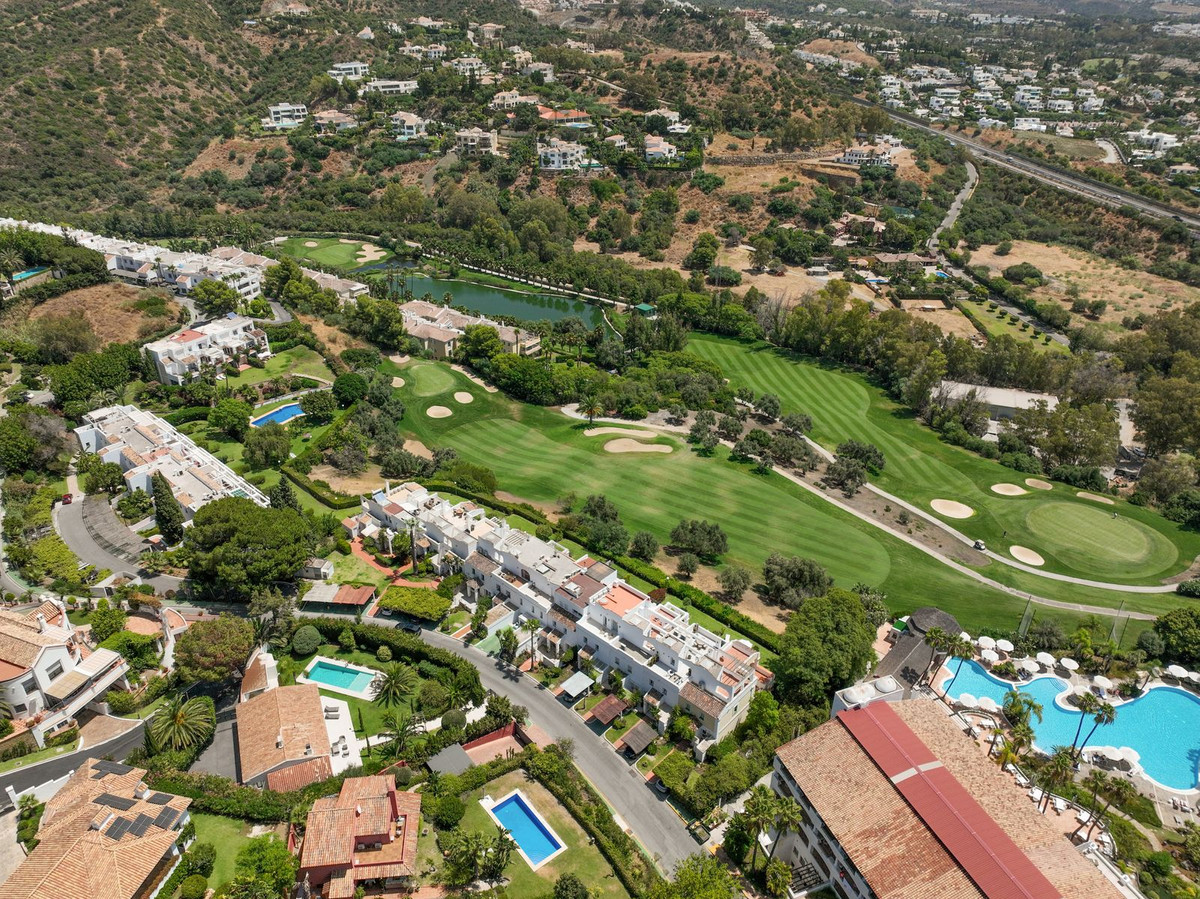 4 Bedroom Townhouse in Benahavís - Фото 38