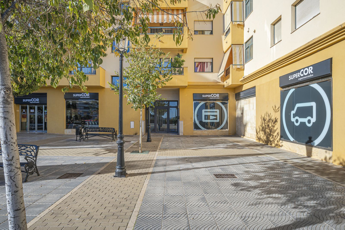 3 Bedroom Apartment in San Pedro de Alcántara - Photo 35