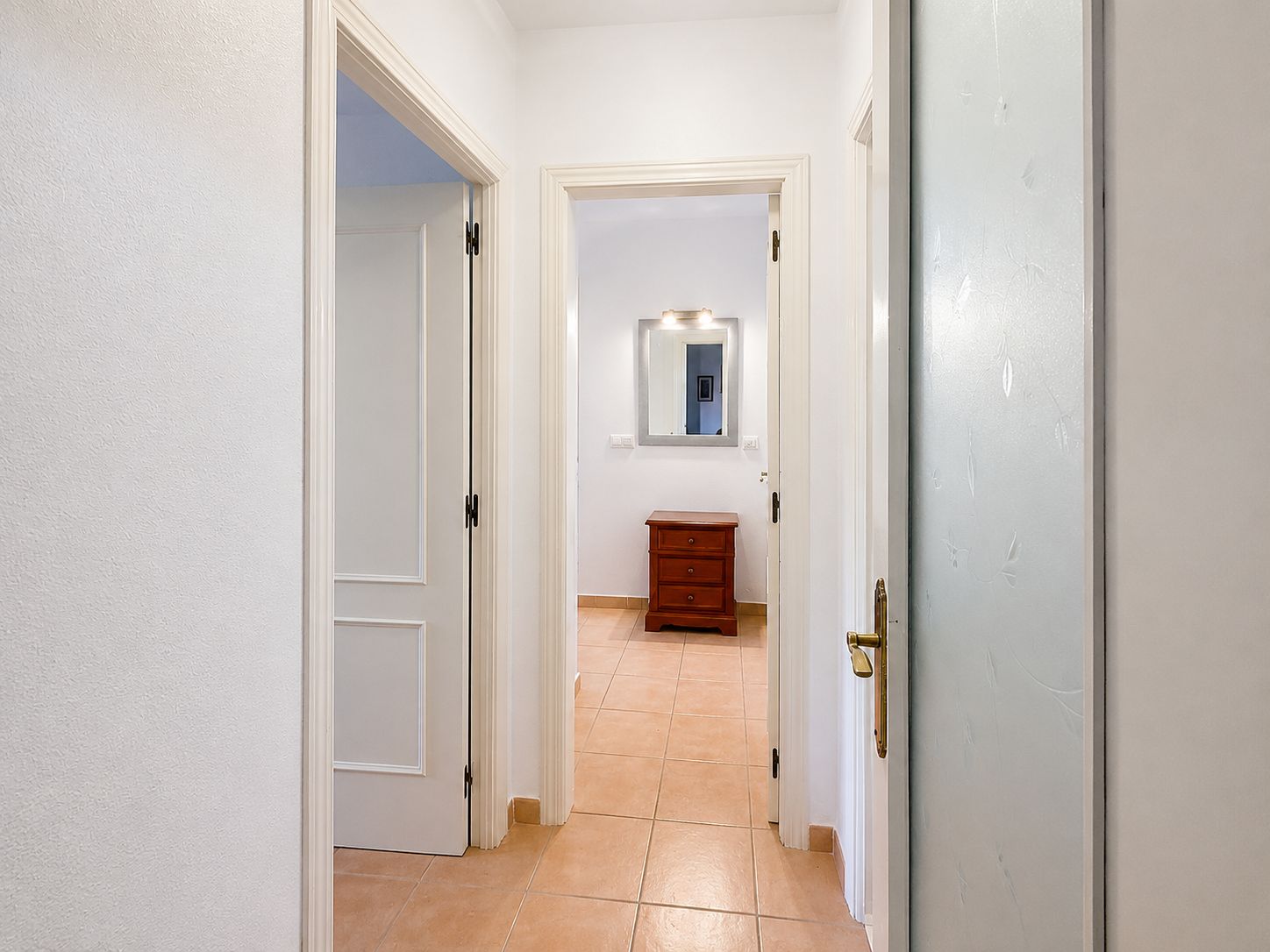 2 Bedroom Apartment in Fuengirola - Photo 18