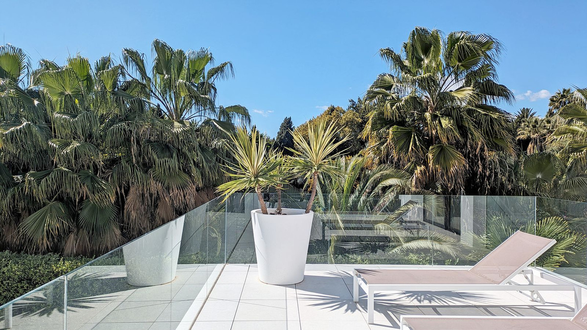 5 Bedroom Villa in Marbella - Photo 22