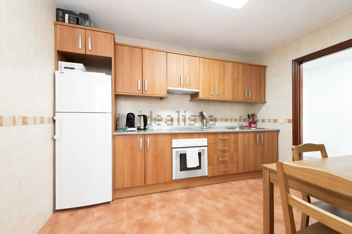4 Bedroom Apartment in Málaga - Photo 9