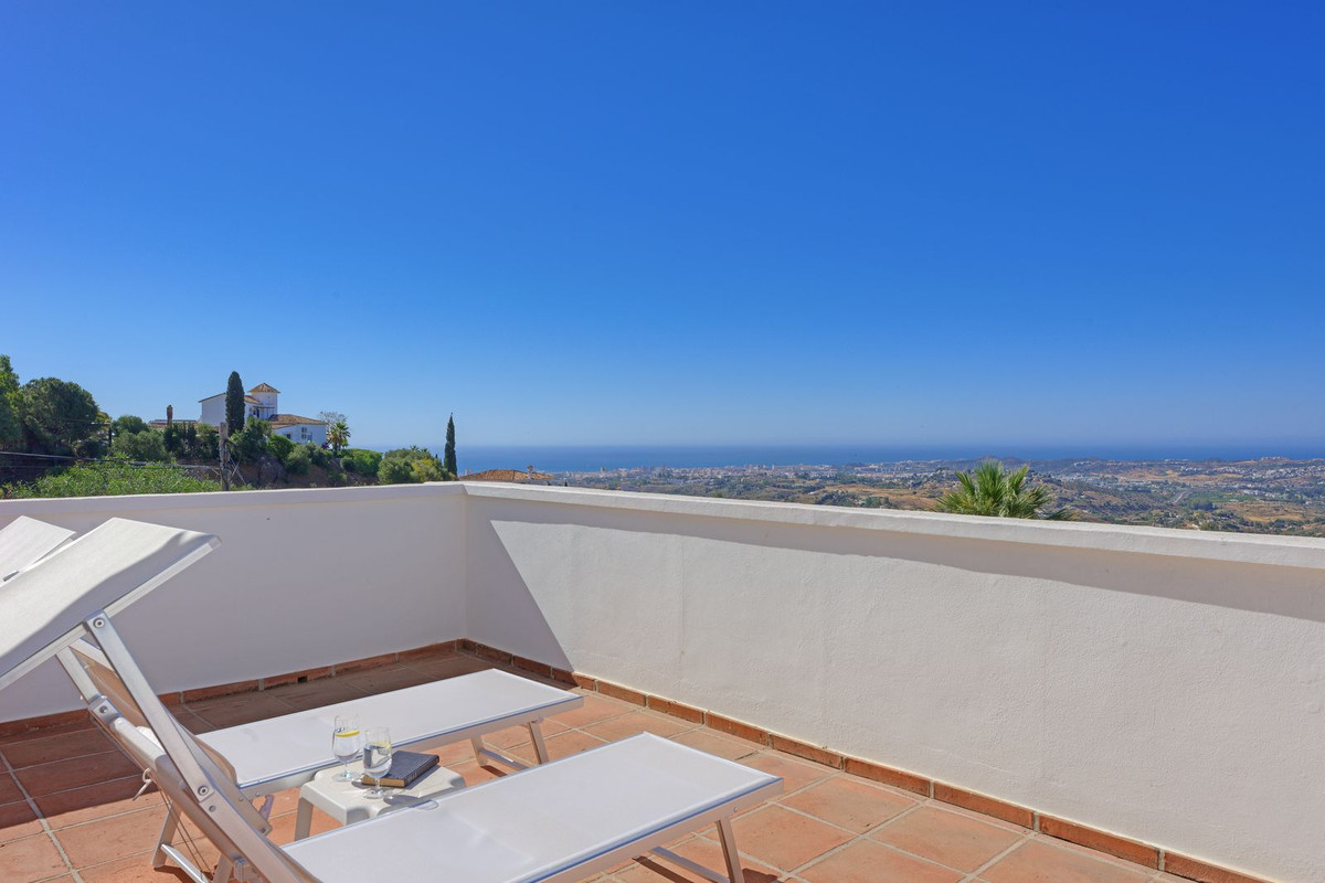 6 Bedroom Villa in Mijas - Photo 4