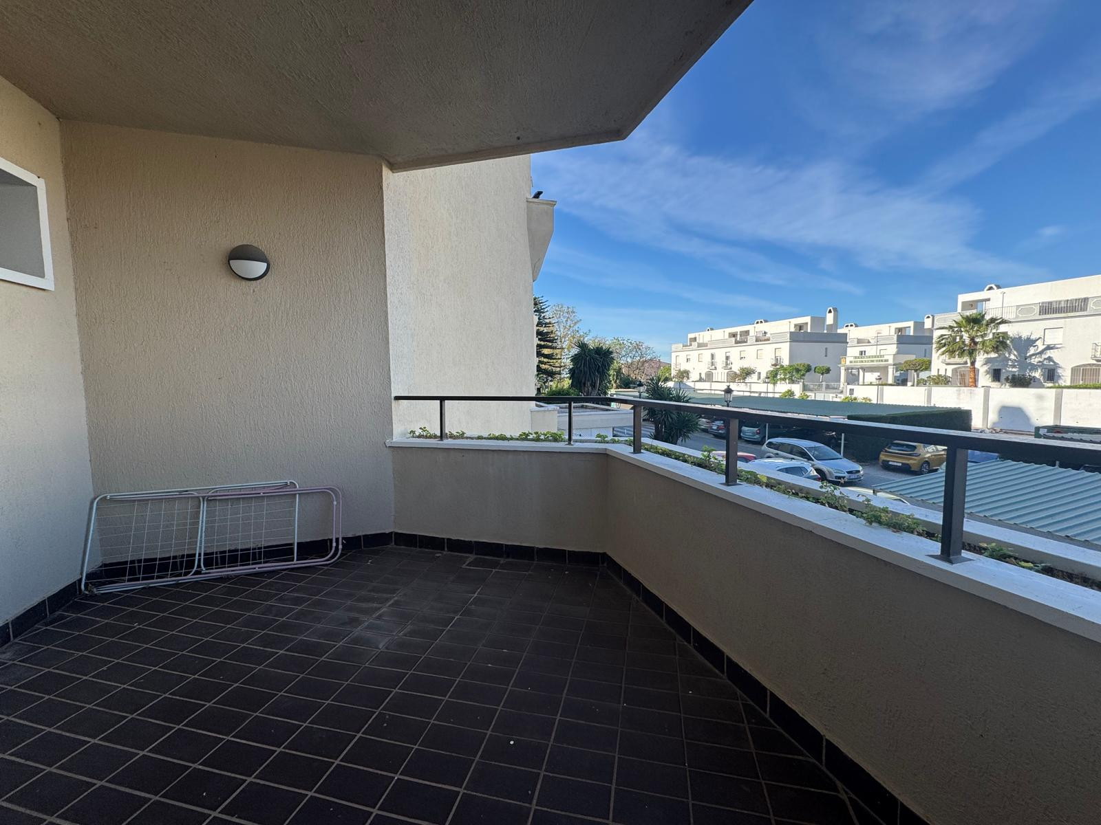 2 Bedroom Apartment in Estepona - Photo 17