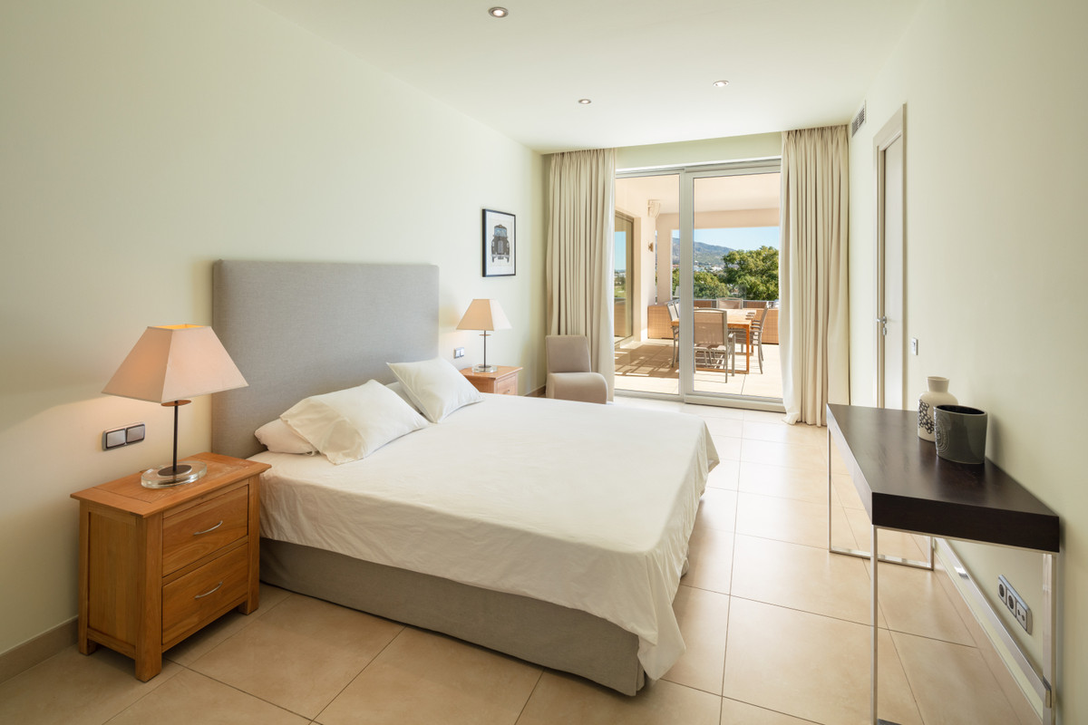6 Bedroom Villa in Marbella - Photo 10