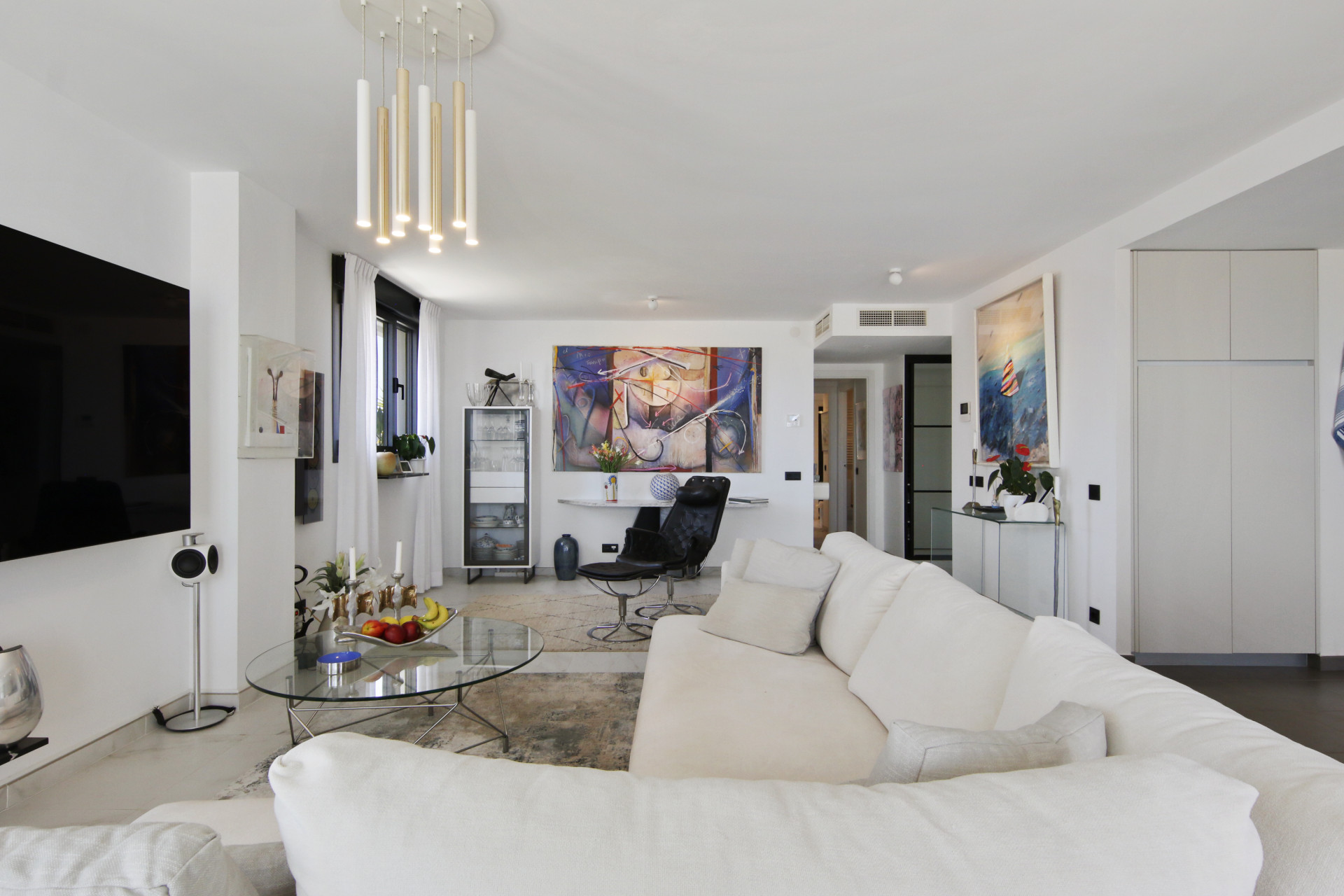 3 Bedroom Penthouse in Estepona - Photo 7