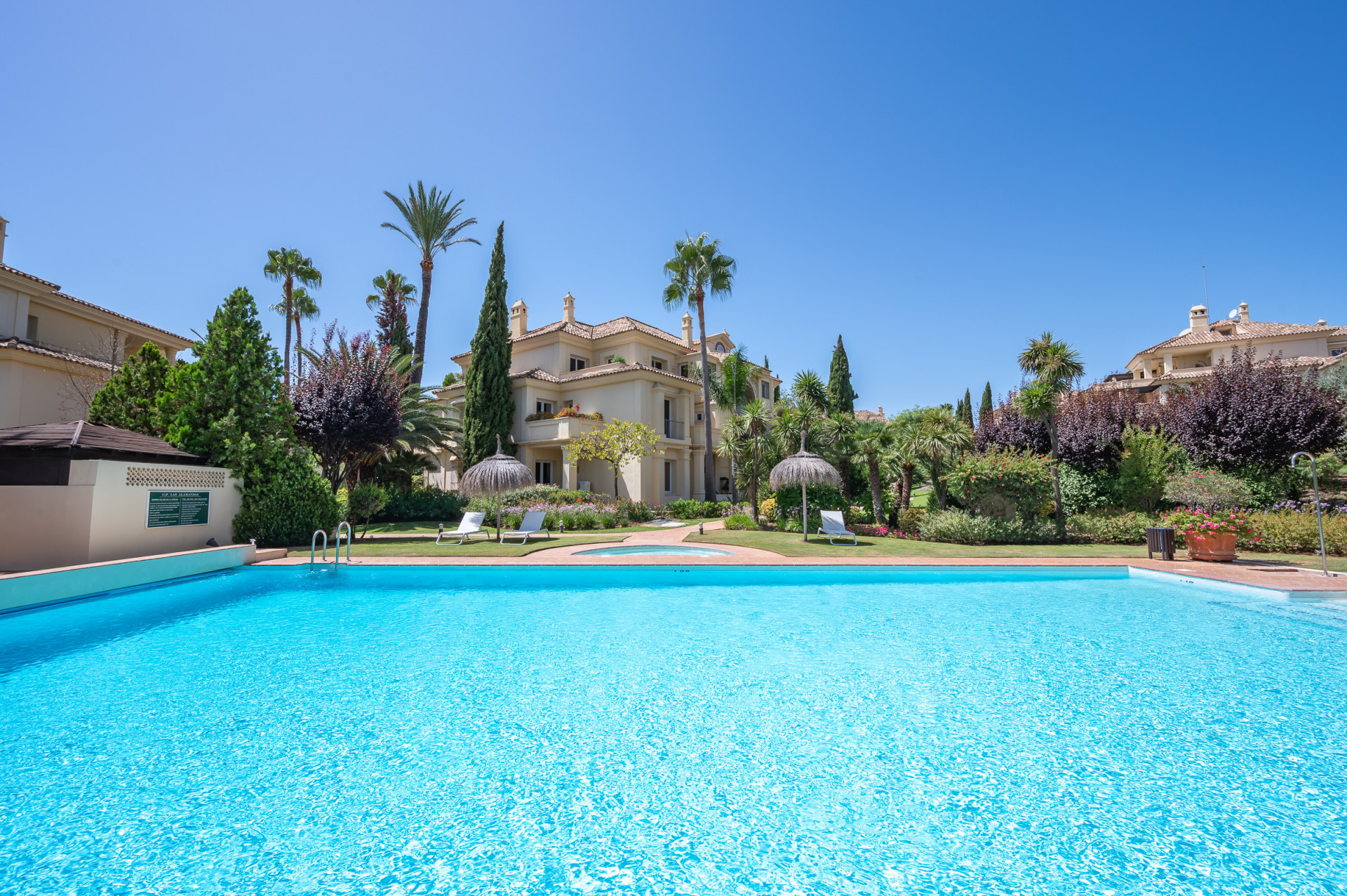 3 Bedroom Apartment in Marbella - Photo 11
