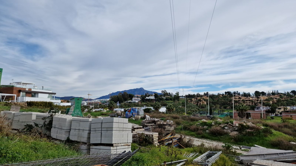 9,751 m² Plot in Estepona - Photo 4