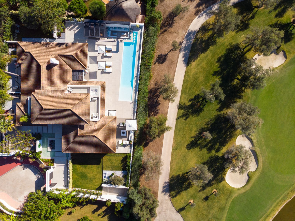 5 Bedroom Villa in Marbella - Photo 28