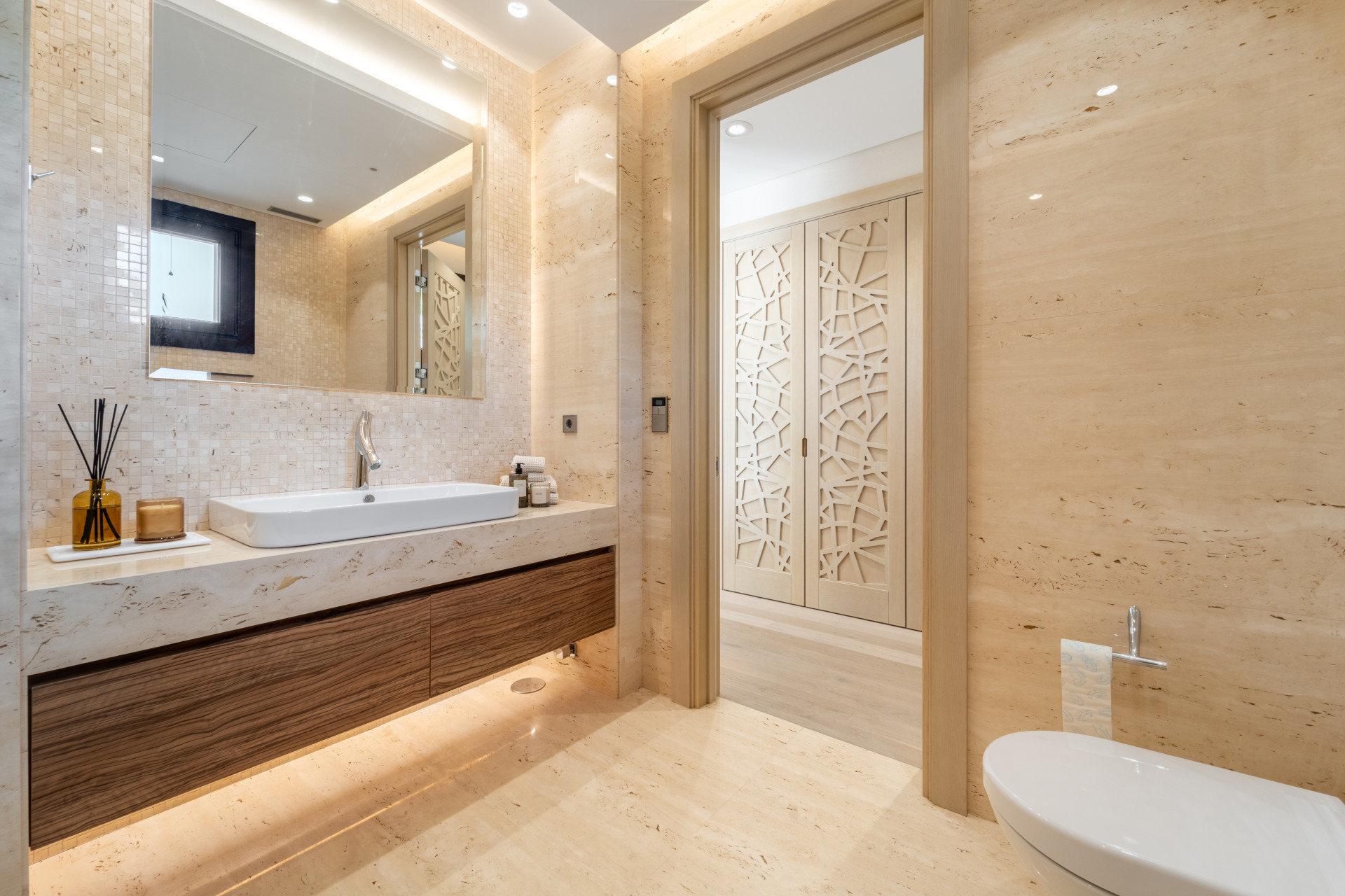 5 Bedroom Villa in Marbella - Photo 17