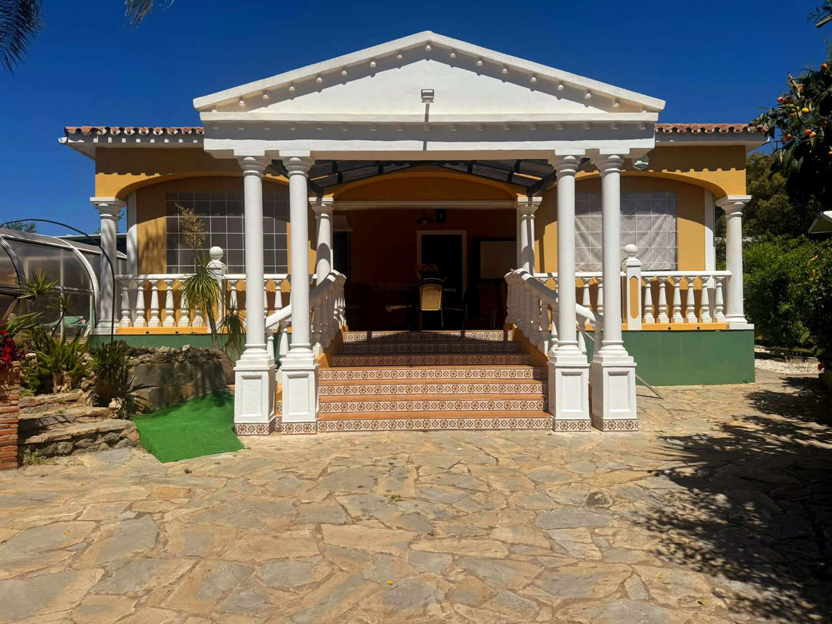 4 Bedroom Villa in Marbella - Photo 37