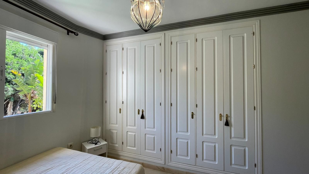 2 Bedroom Apartment in Marbella - Photo 33